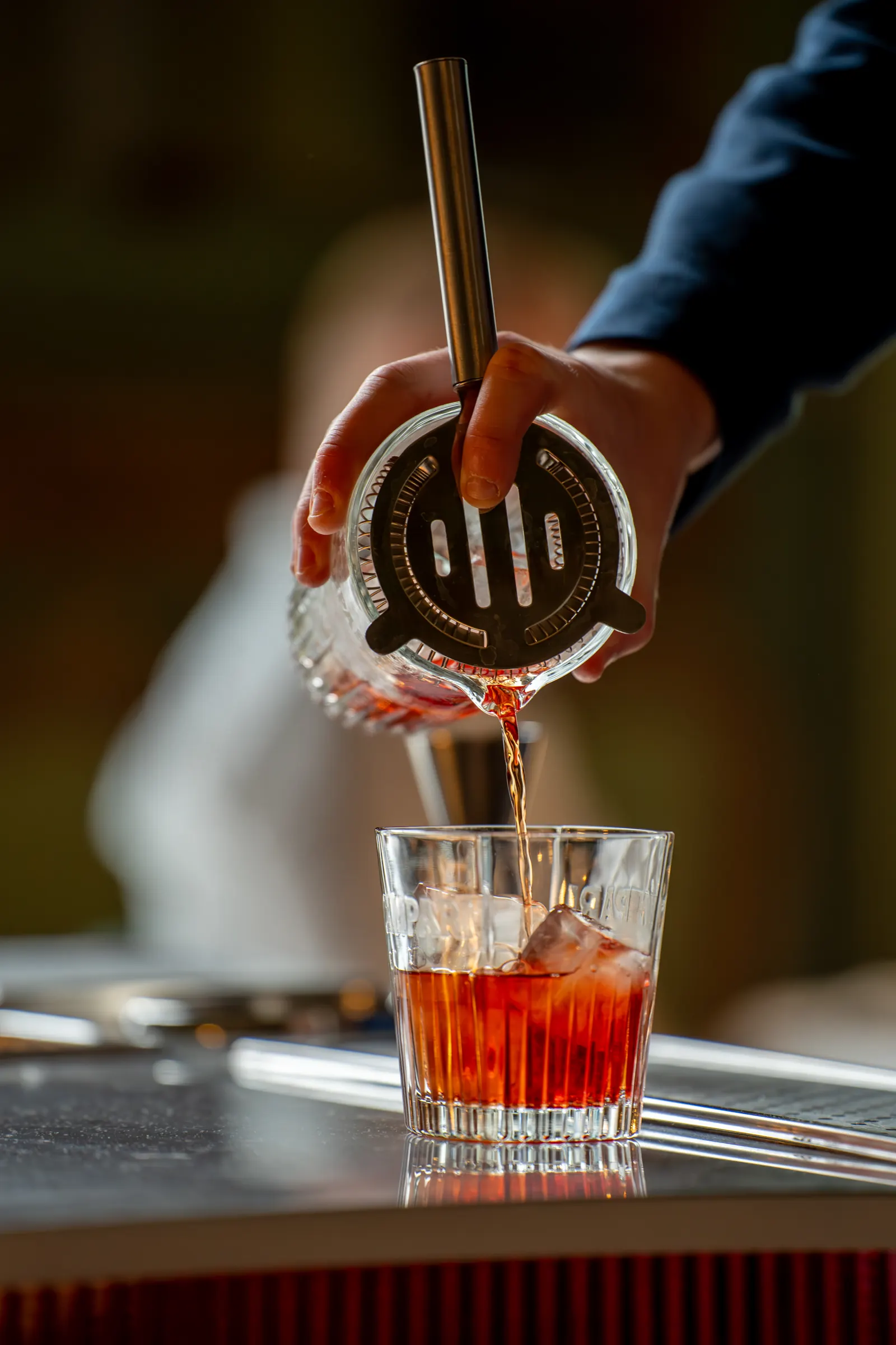 Un cocktail préparé au bar